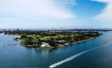 Jeff Bezos' Miami neighbor seeks $200 million for empty 1.8 acre lot Miami