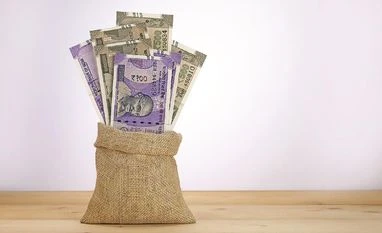 Fed rate cut prospects may boost rupee despite Trump-related concerns Rupee