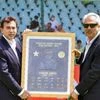 Zaheer Abbas (Right) inducted into the PCB Hall of Fame