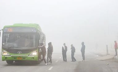 Delhi on 'orange' alert today, light rain predicted in coming days Fog, New Delhi Fog, Winter
