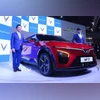 Pham Sanh Chau, CEO of VinFast Asia and Ashwin Ashok Patil, Deputy CEO of Sales & Marketing at VinFast India unveiling the VF7 at Bharat Mobility Global Expo 2025 Pham Sanh Chau, CEO of VinFast Asia and Ashwin Ashok Patil, Deputy CEO of Sales & Marketing at VinFast India unveiling the VF7 at Bharat Mobility Global Expo 2025