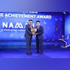 Sachin Tendulkar being give CK Naydu Lifetime Achievement Award
