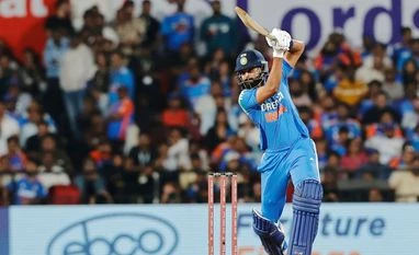 'How could you bench him?' Aakash Chopra questions Indian team selection Shreyas Iyer