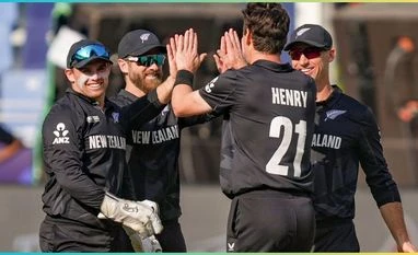 NZ dismantles Pak by 73 runs in 1st ODI to take 1-0 lead in the series New Zealand cricket team