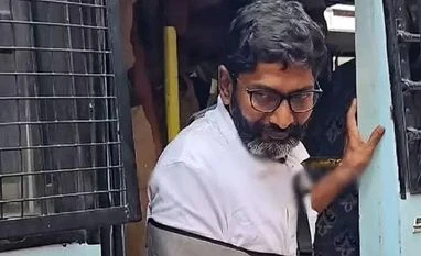 5 held for attacking YouTuber Savukku Shankar's Chennai home: Police Savukku Shankar