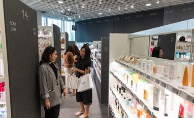 K beauty, Cosmetics, customers K beauty, Cosmetics, customers