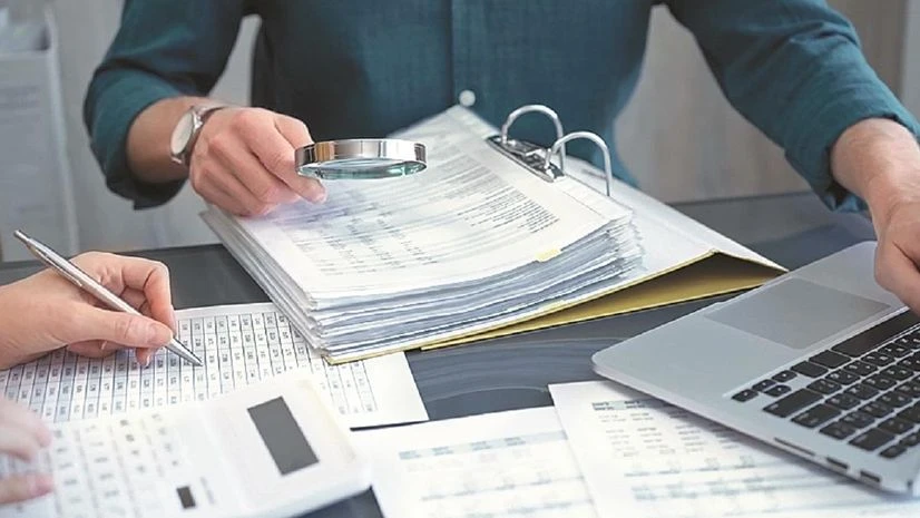 Income Tax Department reopens cases, fake purchase tax evasion, GST fake invoice crackdown, IT assessment reopening India, input tax credit fraud India, fake invoice scam businesses, entry operators GST India, tax evasion trading electronics construc Income Tax Department reopens cases, fake purchase tax evasion, GST fake invoice crackdown, IT assessment reopening India, input tax credit fraud India, fake invoice scam businesses, entry operators GST India, tax evasion trading electronics construc