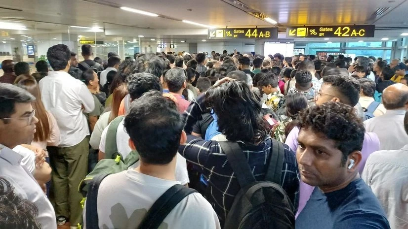 Stranded passengers at Delhi airport Stranded passengers at Delhi airport