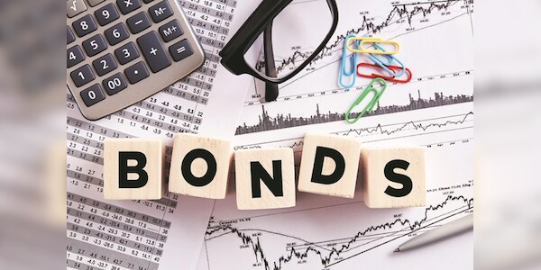  Corporate bonds gain favour as government securities' yields remain Illustration 