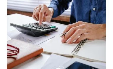 Fixed deposit rates of 10 finance companies: Know terms and tenures Fixed Deposit Return