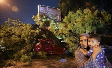 Heavy rains lash Kerala; trees uprooted, houses damaged, rivers swell Delhi storm, thunderstorm, Delhi rain, tree falling