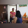 Flipkart Group CEO Kalyan Krishnamurthy turns into Flipkart Minutes Wishmaster for a day and delivers farm-fresh vegetables to Flipkart Minutes customers in Bengaluru