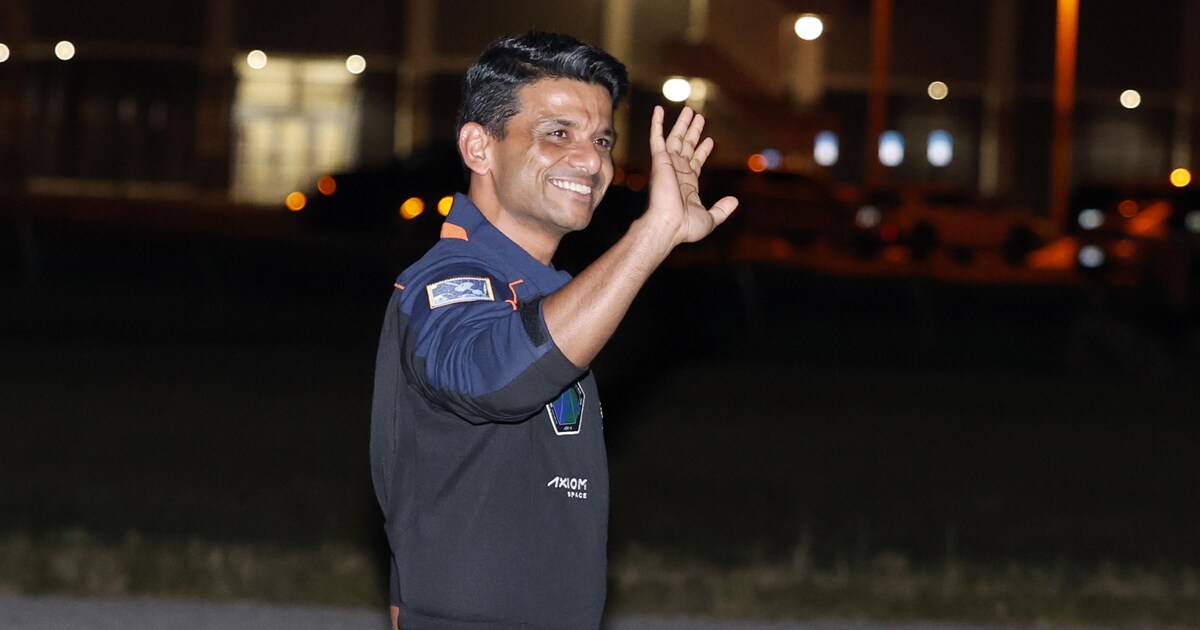 India returns to space after 41 yrs, Shubhanshu Shukla lifts off on ...