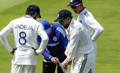 Jurel replaces injured Pant as keeper! Will Rishabh come out to bat? Rishabh Pant