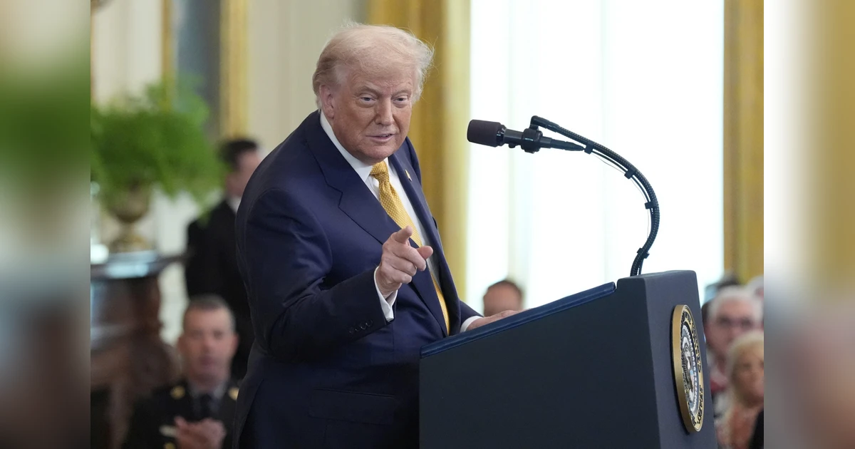 „Ich habe gegen Verrückte wie Sie gekämpft“: Trump schlägt bei Zöllen ...