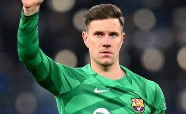 Barcelona confirm Ter Stegen has undergone successful back surgery Barcelona goalkeeper Marc-Andr ter Stegen