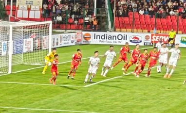 Referee steals spotlight with unexpected injury in Durand Cup semi-final Durand Cup 2025