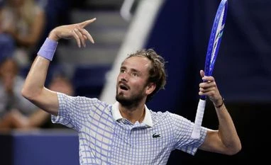 Chaos at US Open: Daniil Medvedev rages as photographer interrupts play Daniil Medvedev
