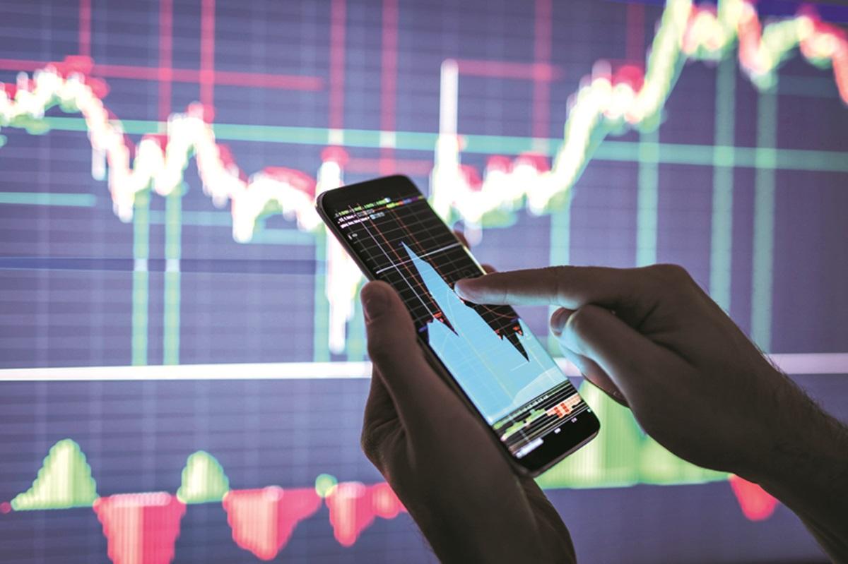 Stock Market close: Benchmarks snap 6-day gaining streak, Nifty at 25,910; Realty, IT top drag