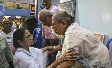 Mamata Banerjee visits landslide-hit Mirik, interacts with locals Mamata Banerjee, Mamata