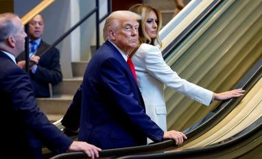 UN escalator halts with Trump, Melania on it; White House demands probe trump, Melania, US escalator mishap