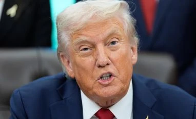 US to impose 25% tariffs on imported trucks from Nov 1, says Trump Donald Trump, Trump