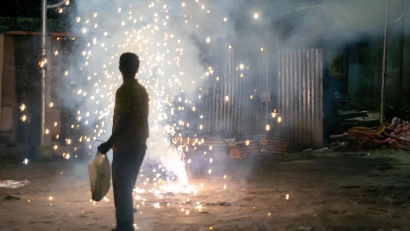 festive season health, Diwali pollution, air quality, firecracker smoke festive season health, Diwali pollution, air quality, firecracker smoke