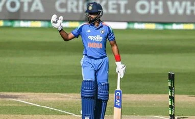Shreyas Iyer explains the secret behind his bizarre batting stance Shreyas Iyer