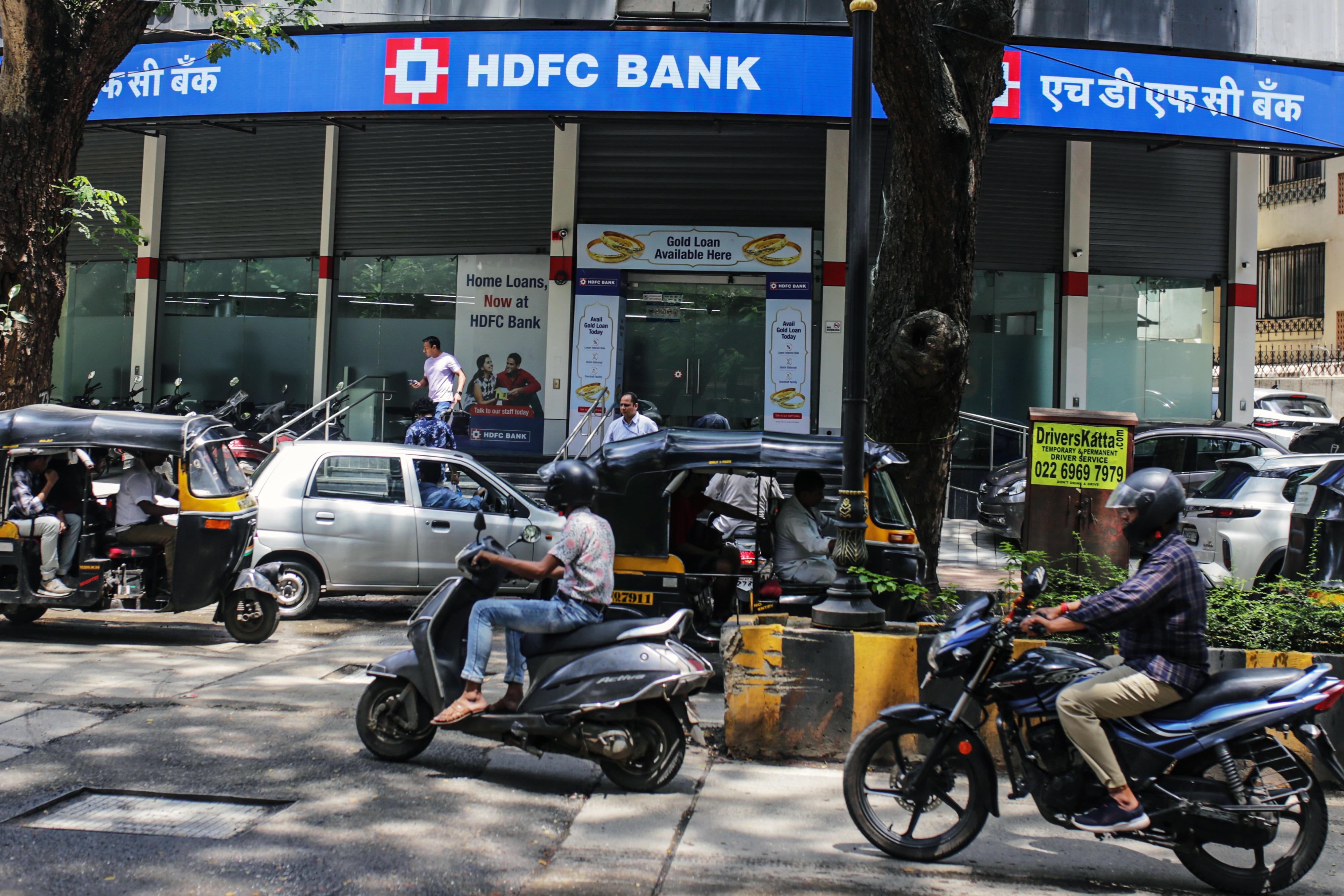 RBI gives ICICI AMC approval to raise stake in HDFC Bank to 9.95%