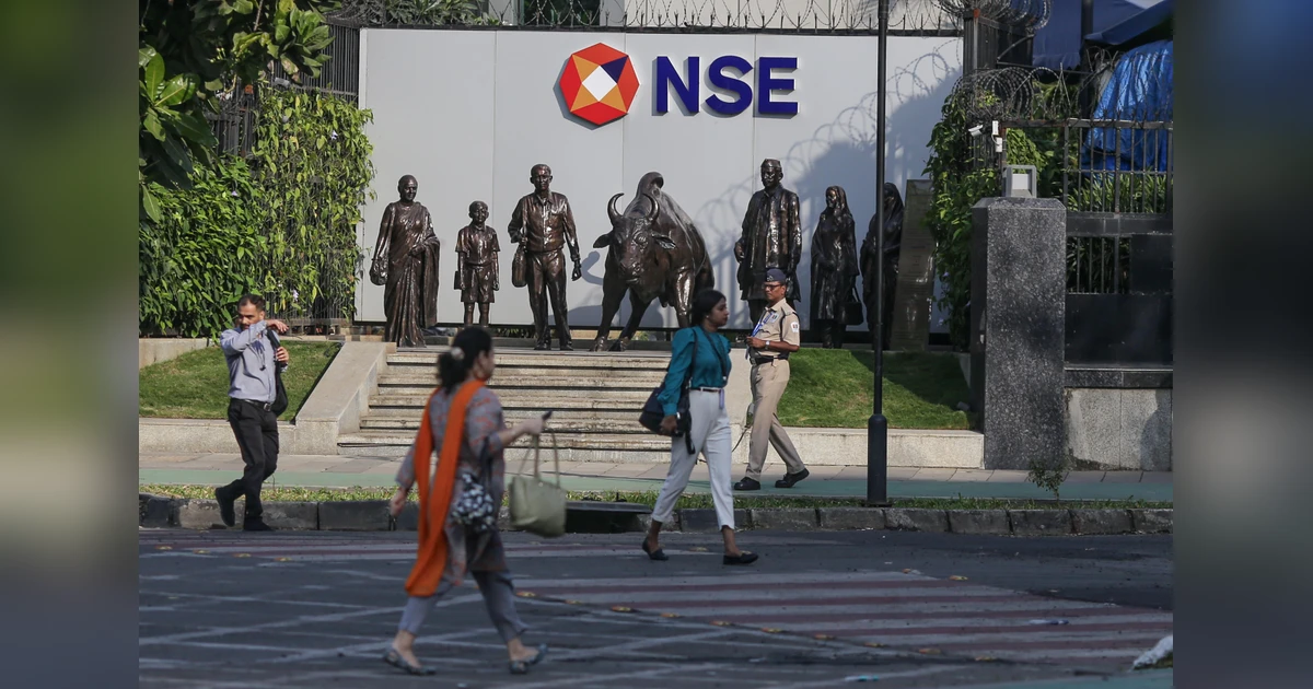 Stock Market LIVE Updates: GIFT Nifty zooms 160 pts; Asia mixed; Groww, Tata Motors CV listing today