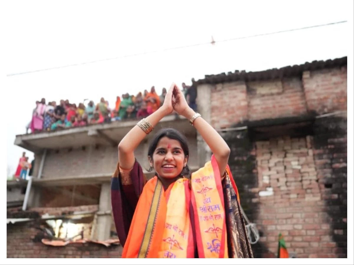 BJP's Maithili Thakur leads Alinagar, says 'never doubted the result' | Bihar Elections 2025 - Business Standard