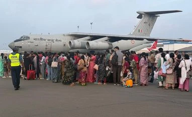 Last batch of stranded Indians in Sri Lanka evacuated under Op Sagar Bandhu Stranded indians in sri lanka, sri lanka, evacuation