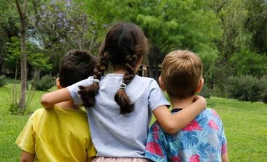 Are you the eldest daughter? A psychologist explains why it feels heavy mental health, children, trauma