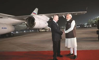 PM Modi not someone who succumbs to pressure easily, says Putin Russian President Vladimir Putin with Prime Minister Narendra Modi (Photo: PTI)