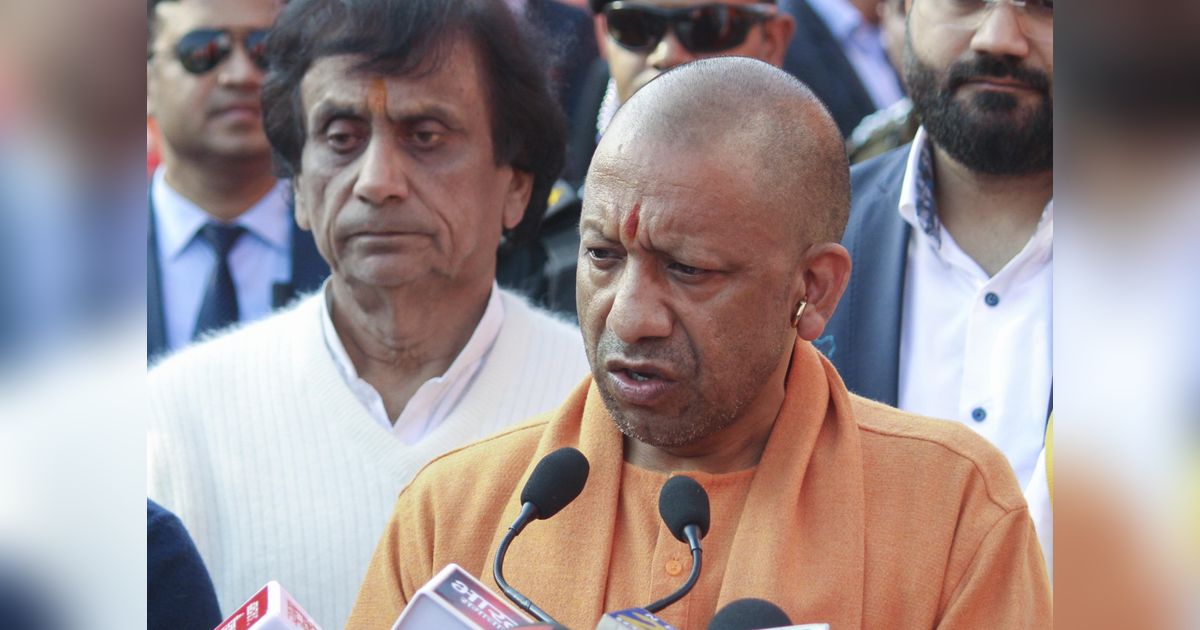 CM Yogi calls Delhi air a gas chamber, praises UP's clean environment