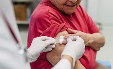 vaccination, older people, elderlies vaccination, older people, elderlies