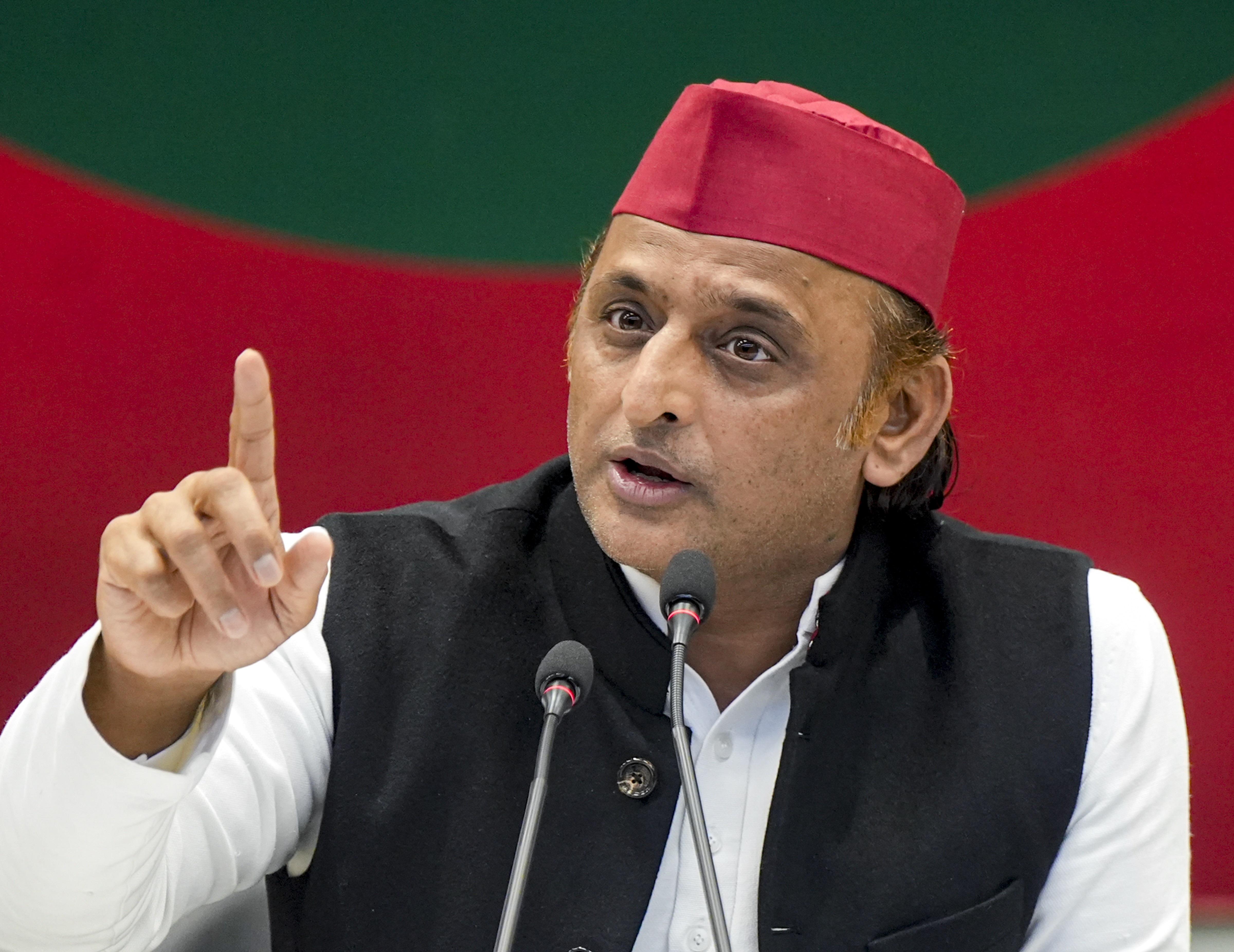 Akhilesh seeks debate on West Asia, questions Centre's foreign policy