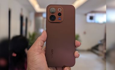 Vivo V70 Elite's Passion Red colour variant (Image: Aashish Kumar Shrivastava) Vivo V70 Elite review price in india specs Passion Red colour variant (Image: Aashish Kumar Shrivastava)