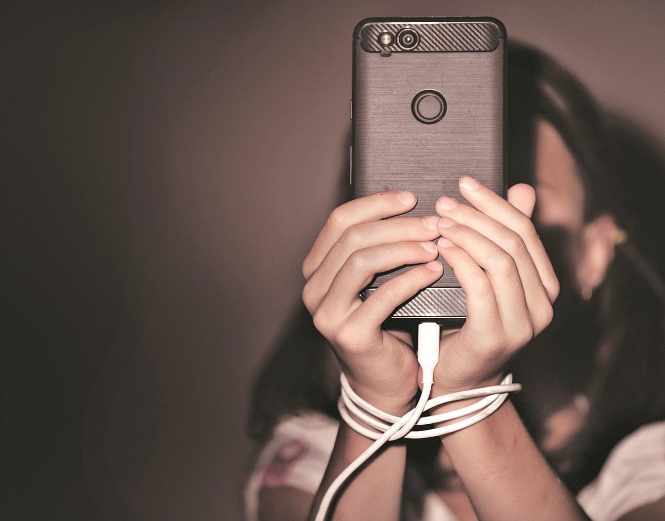 StatsGuru: Scroll steals childhood as screen-time concerns intensify