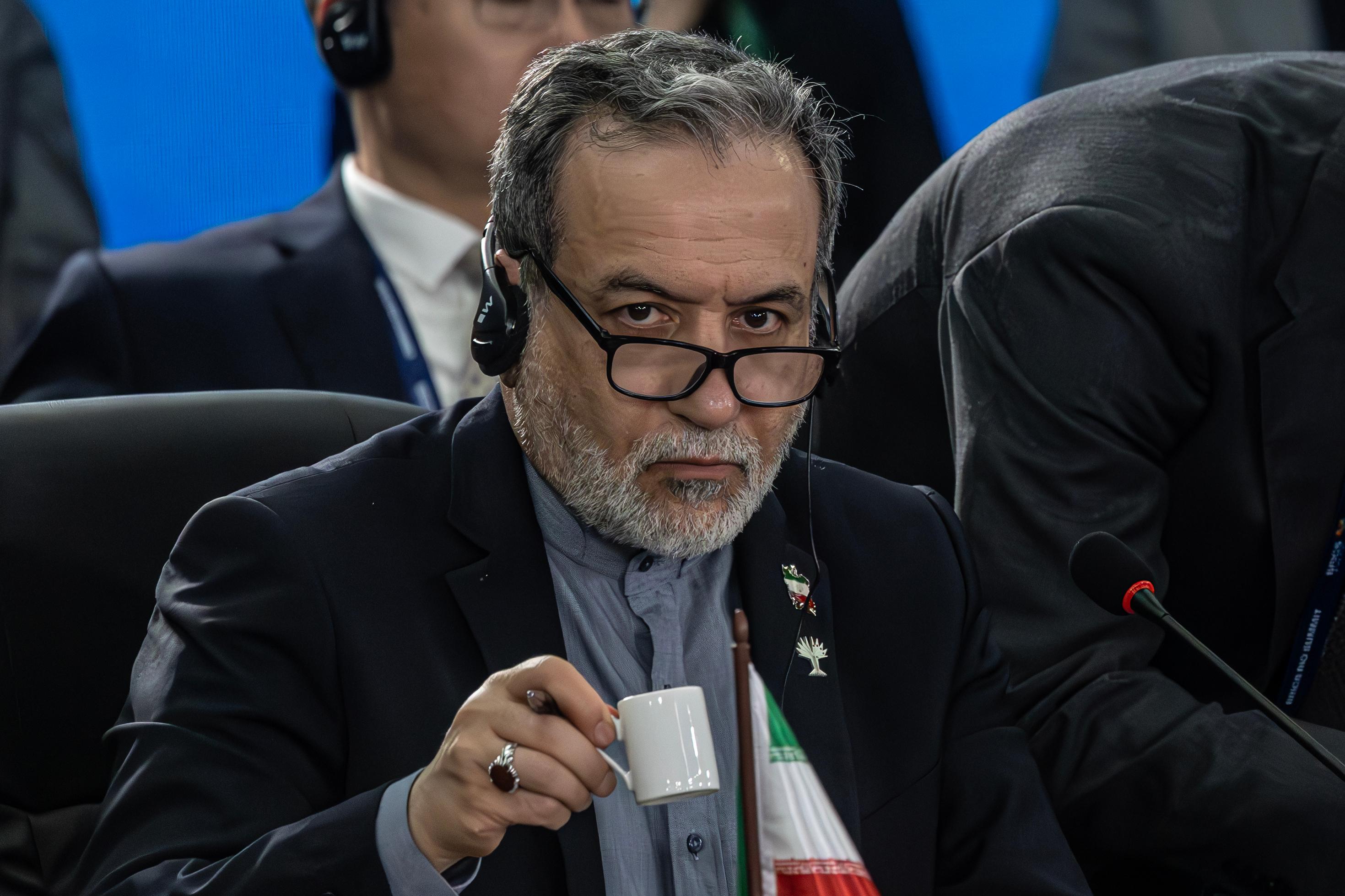 US must choose ceasefire or continue war through Israel: Iran's Araghchi