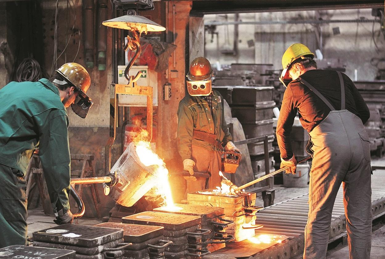 製造業の生産高の増加に伴い、IIP の伸びは 2 月に 5.2% に上昇しました。経済・政策ニュース