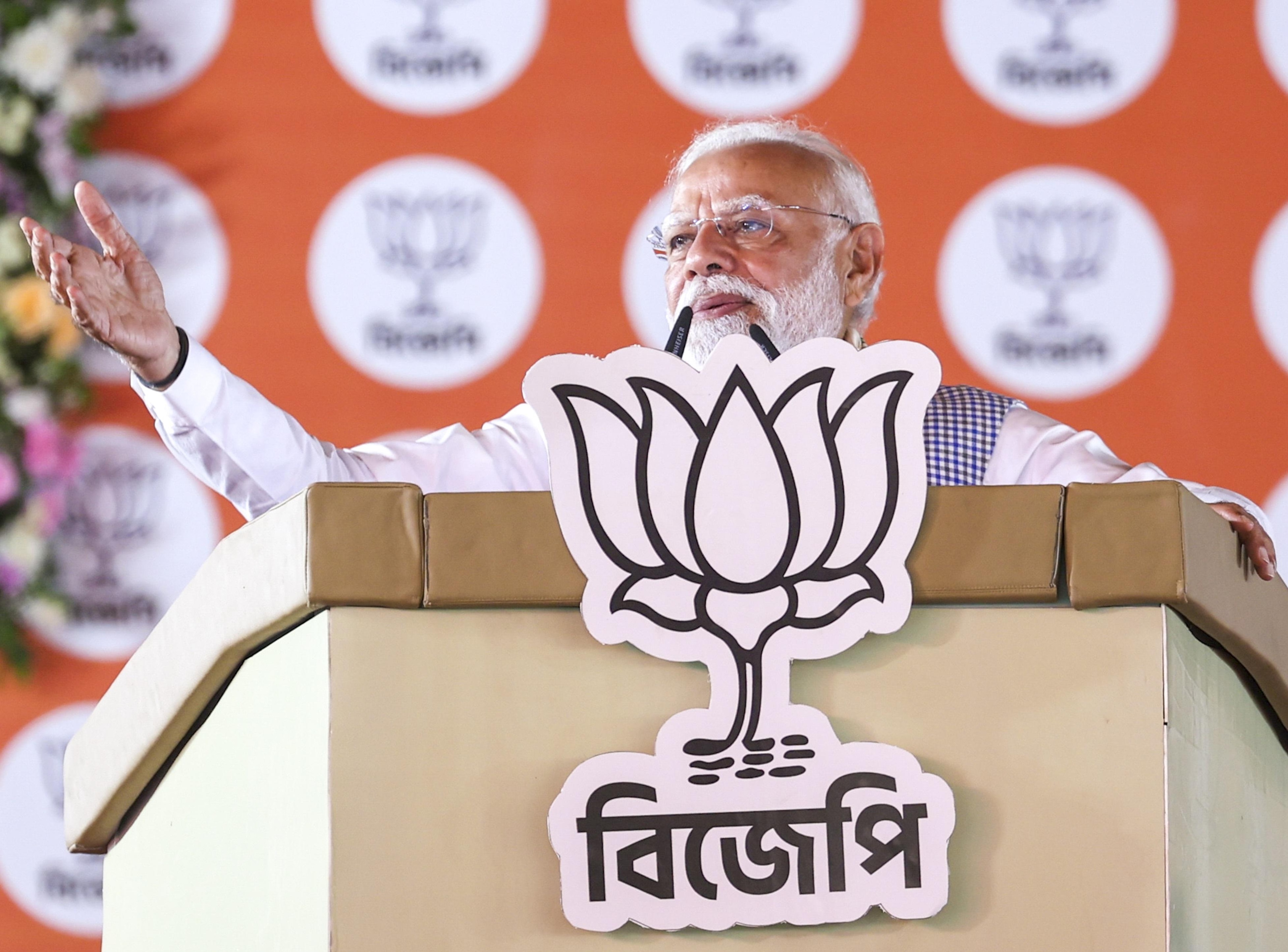 Cong keeps singing to Pak's tunes, compromising nation's security: PM Modi