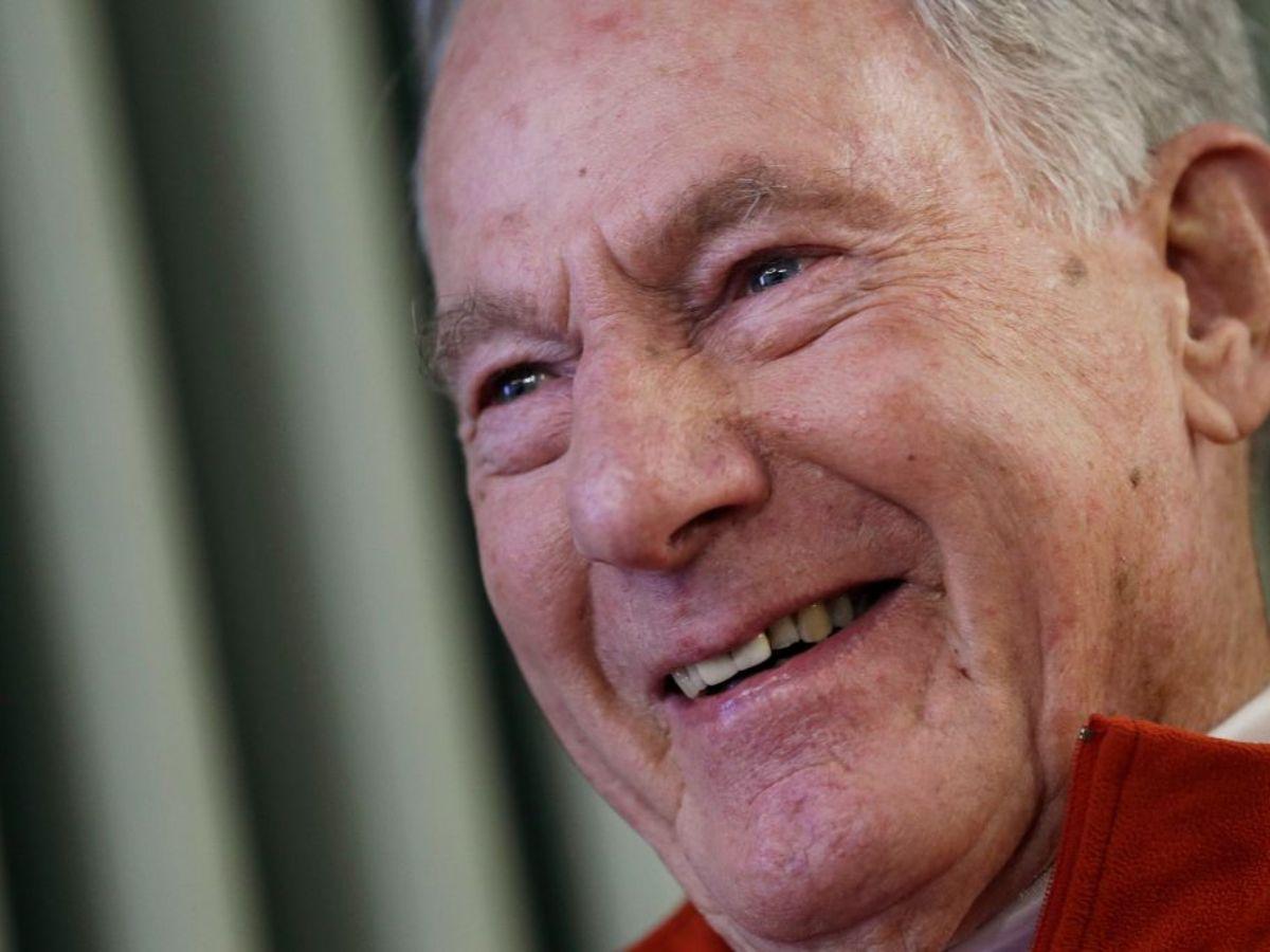 Mountaineer Jim Whittaker, first American to summit Everest, dies at 97