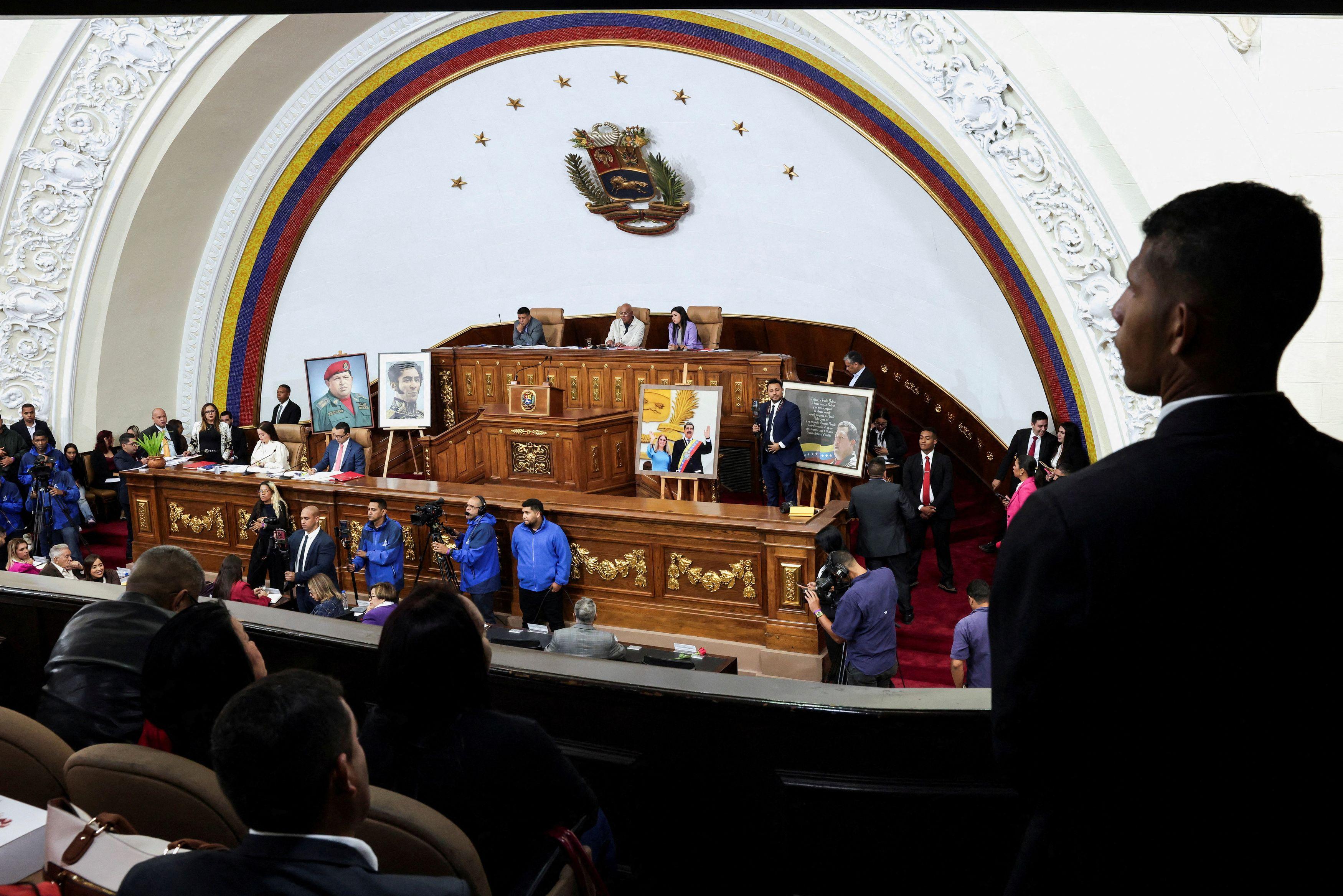 Venezuelan lawmakers approve mining reform to lure foreign investors