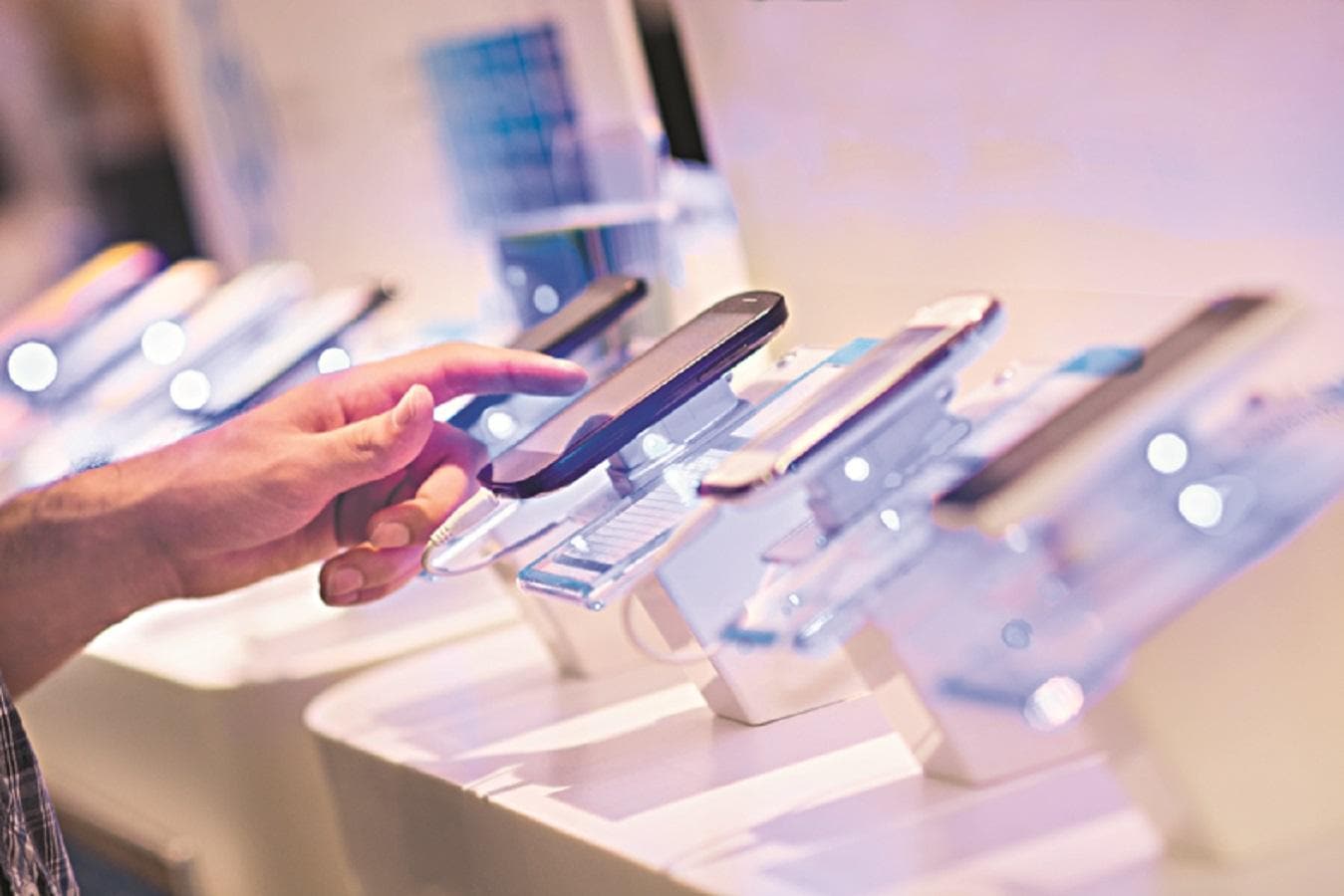 Over 80% phone models sold in India see 15% price rise, say analysts