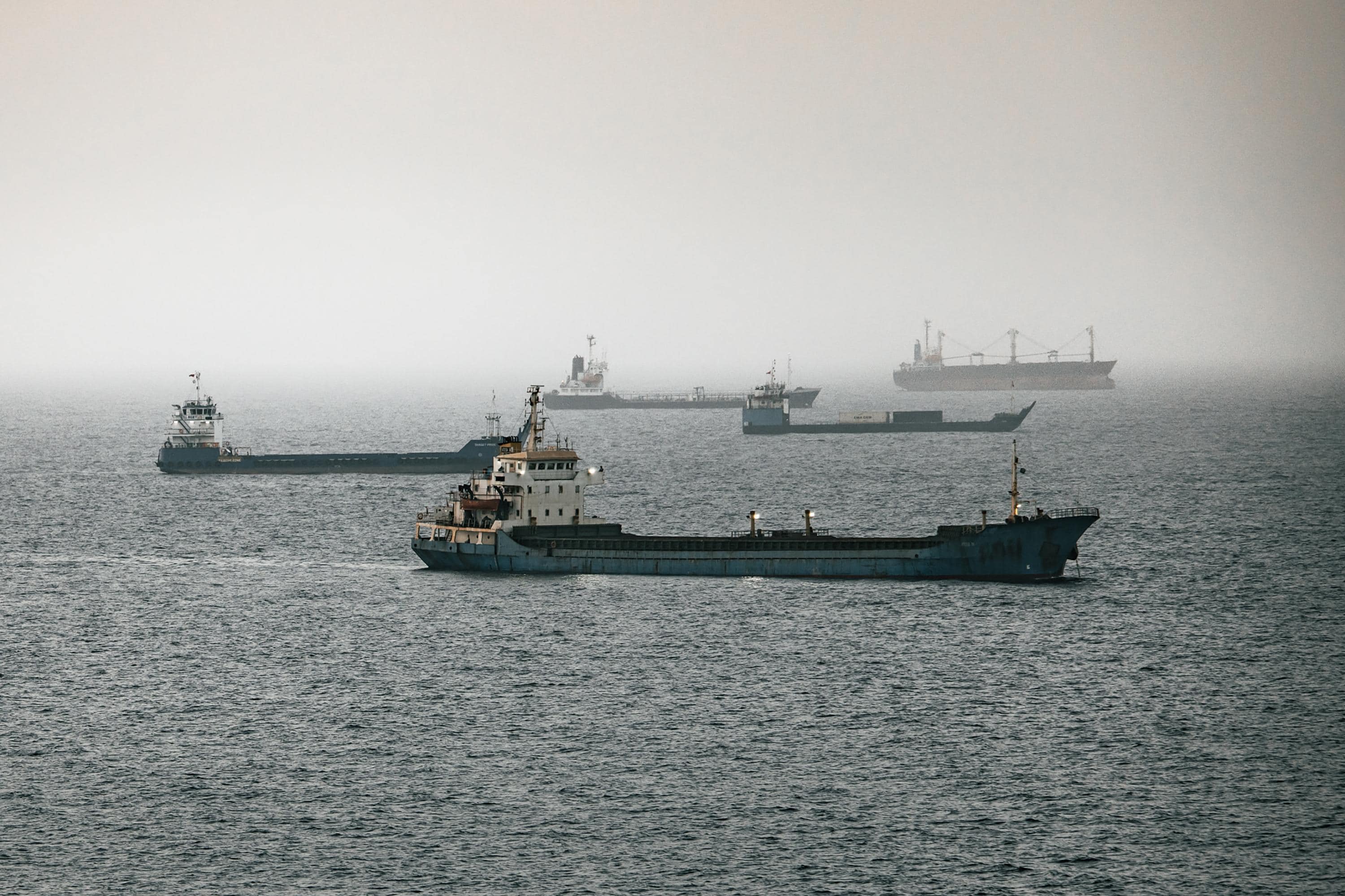 Iran, Oman near deal to reopen Strait of Hormuz amid push to end war