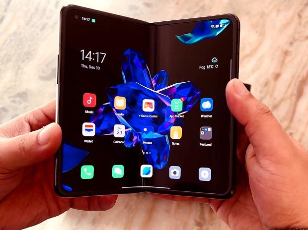 OPPO Find N first impressions: Impressive first attempt at making foldables