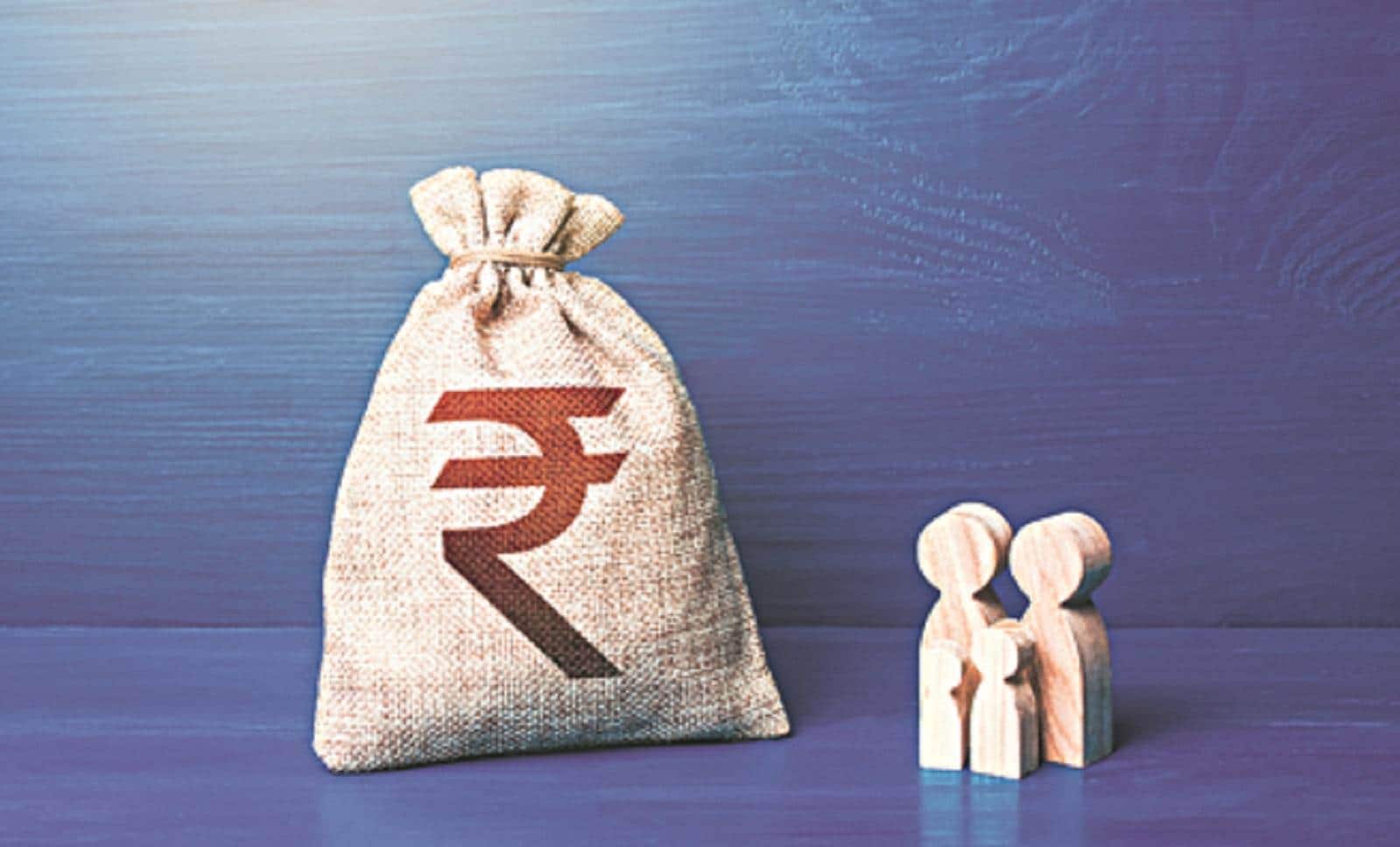 Rupee gains 9 paise to 95.65 against US dollar during early trade