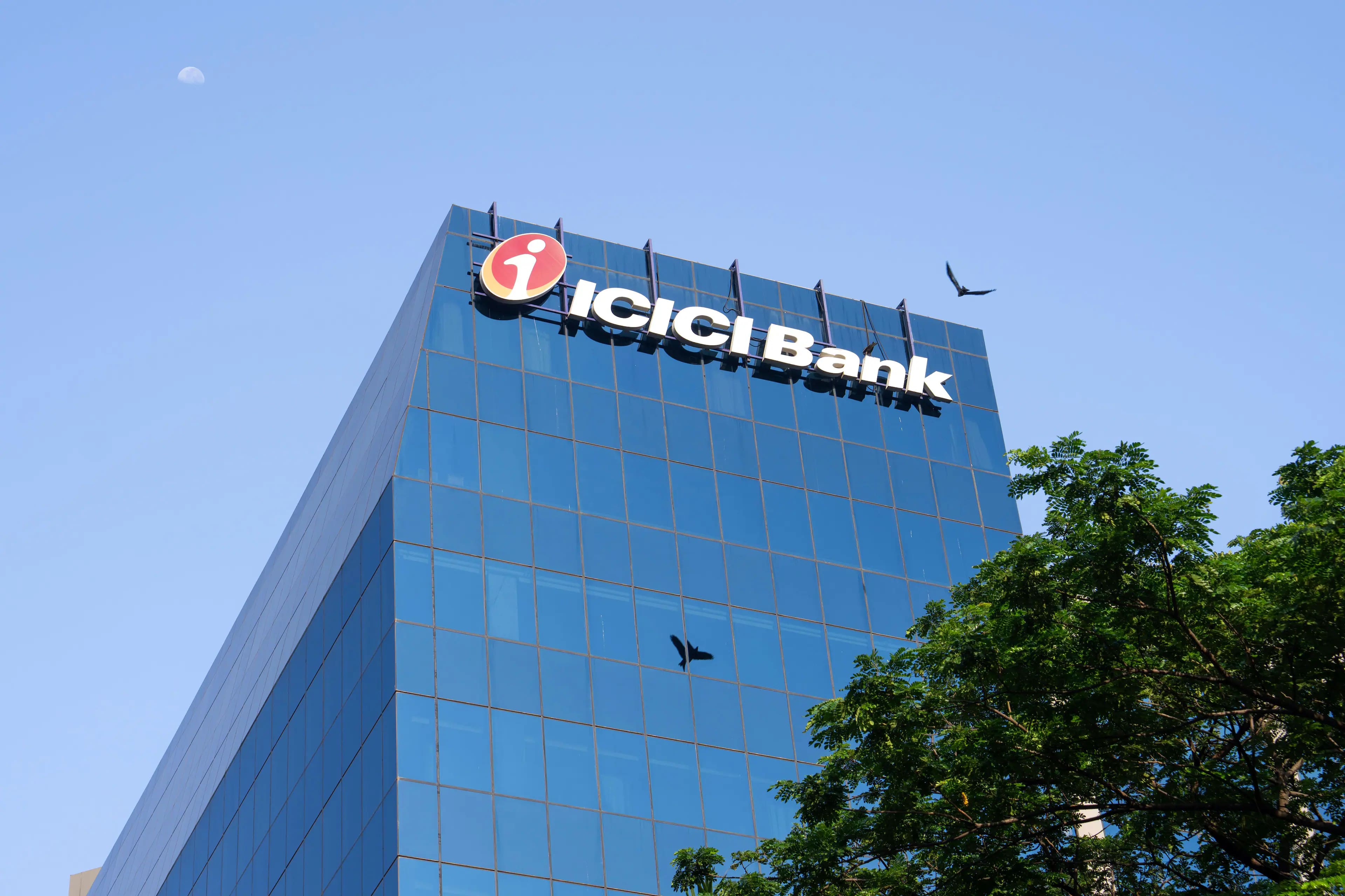 ICICI Bank's mcap gap with HDFC Bank narrows to over 11-year low of ₹49K cr