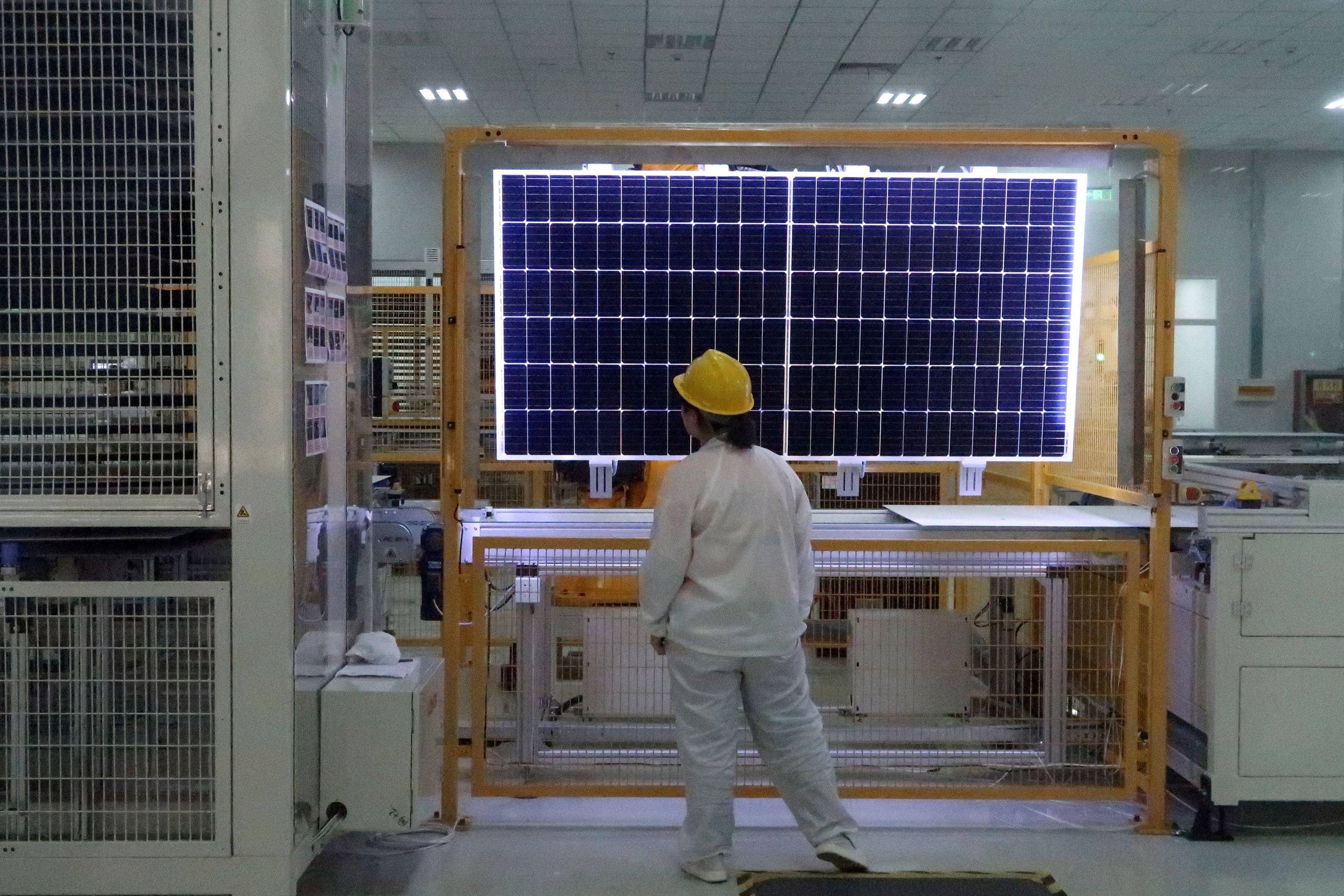 China proposes ban on export of 12 solar manufacturing technologies